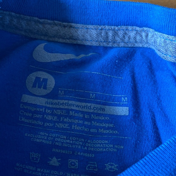 Boys medium Nike t-shirt - Picture 2 of 2